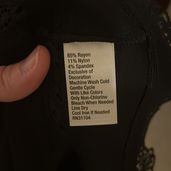 The Limited black, size L, lace like detailing in top and bottom - Picture 7 of 8